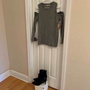 NWT Rachel Roy cold shoulder top